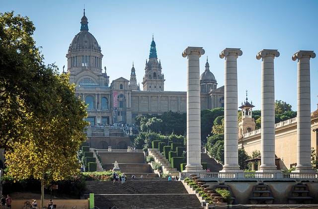 Barcelona Cultural Travel Guide With Museums and History