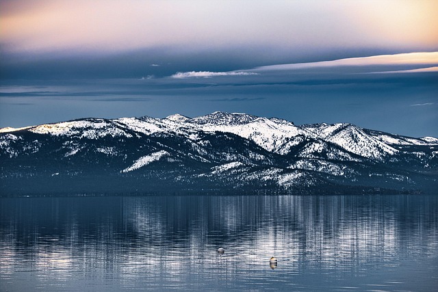 Lake Resorts in Lake Tahoe for Summer Vacation