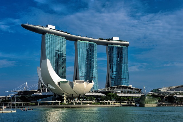 Luxury Hotels in Marina Bay With Skyline Views