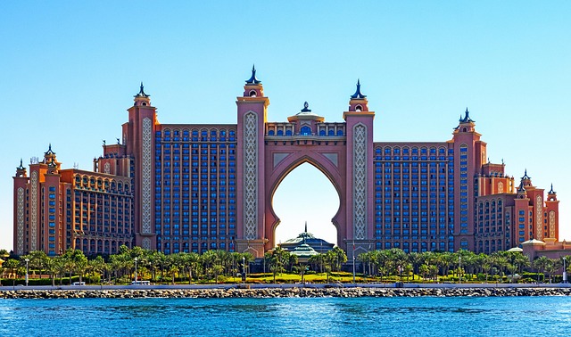 Luxury Hotels in Palm Jumeirah With Beachfront Views