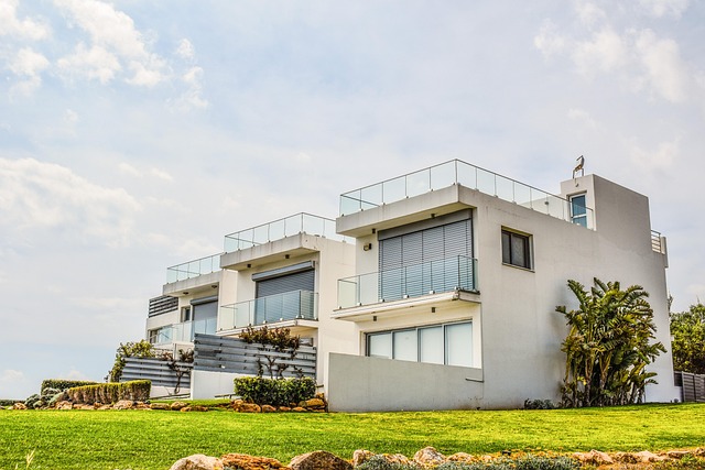 Romantic Villas in Nice With Sea View Balcony for Honeymoon Stay